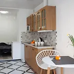 At Nataly's Οδησσός